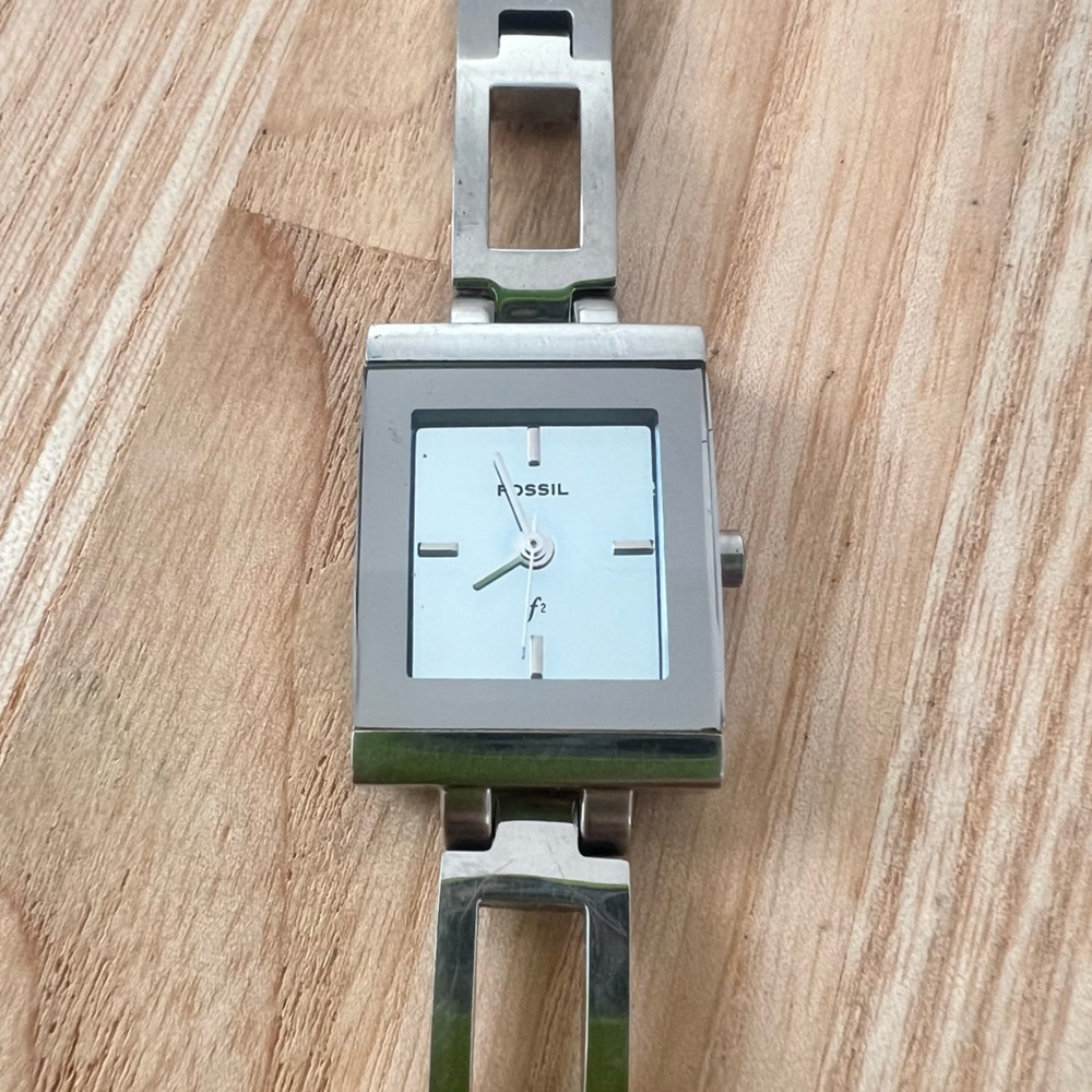 Fossil ladies rectangular silver tone bracelet watch NEW BATTERY